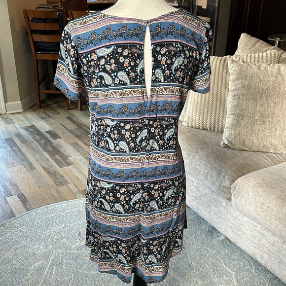 Boho paisley flowy button down vneck dress - Picture 5 of 6